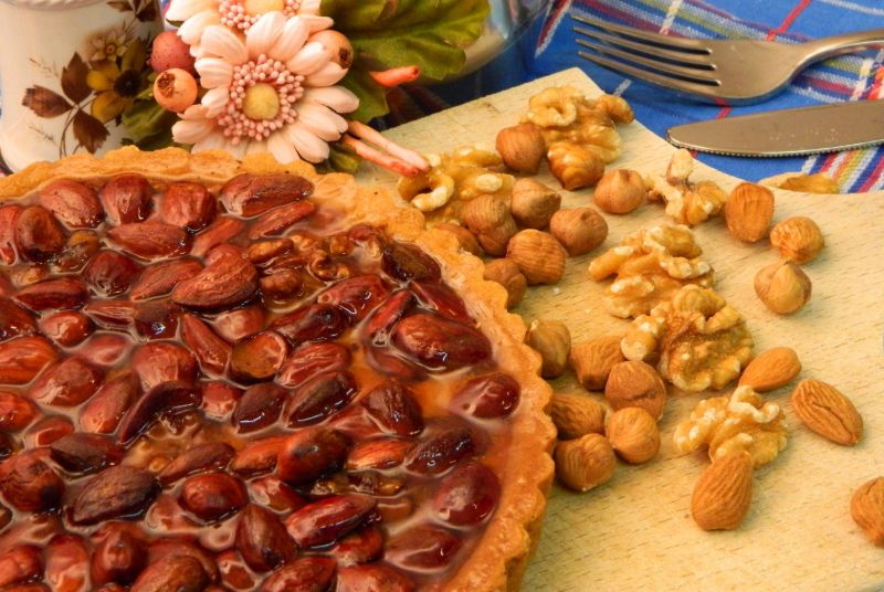 Crostata Di Noci E Mandorle Crostate Stemar Dolciaria Di Ledda